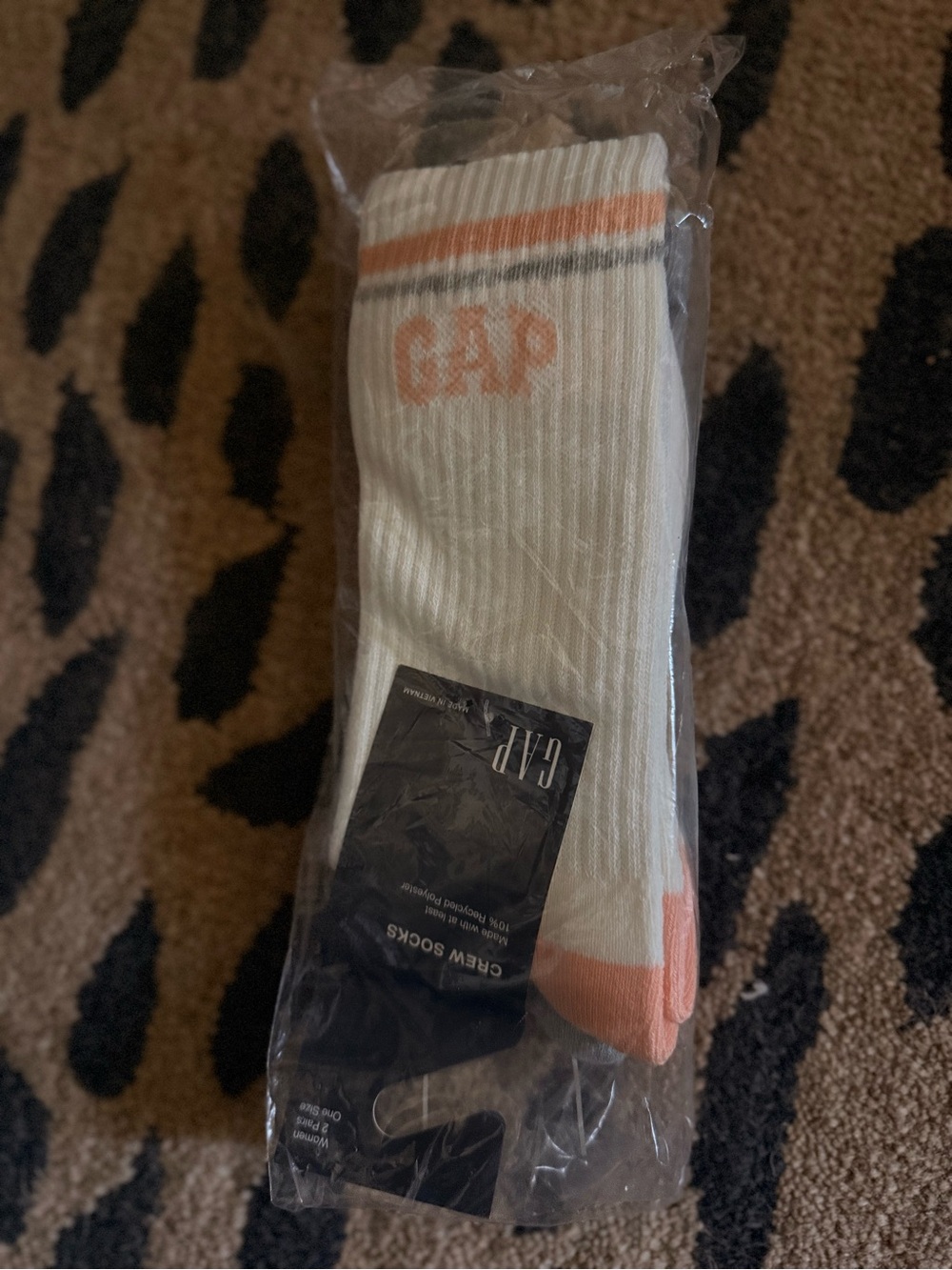 GAP 2-pair White Crew Socks with Peach and Gray